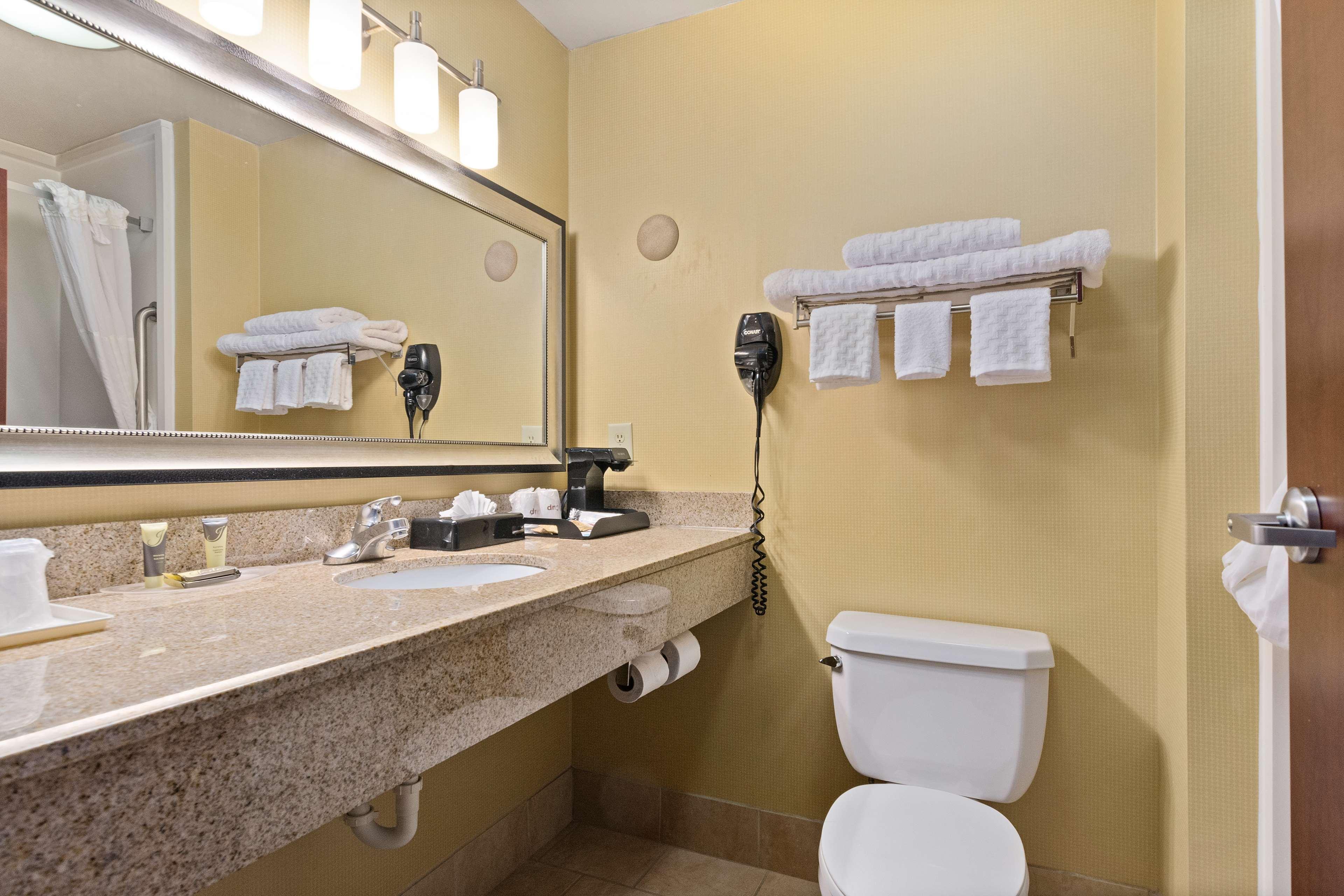 Surestay Plus Hotel By Best Western Portland Route 52 West Eksteriør billede