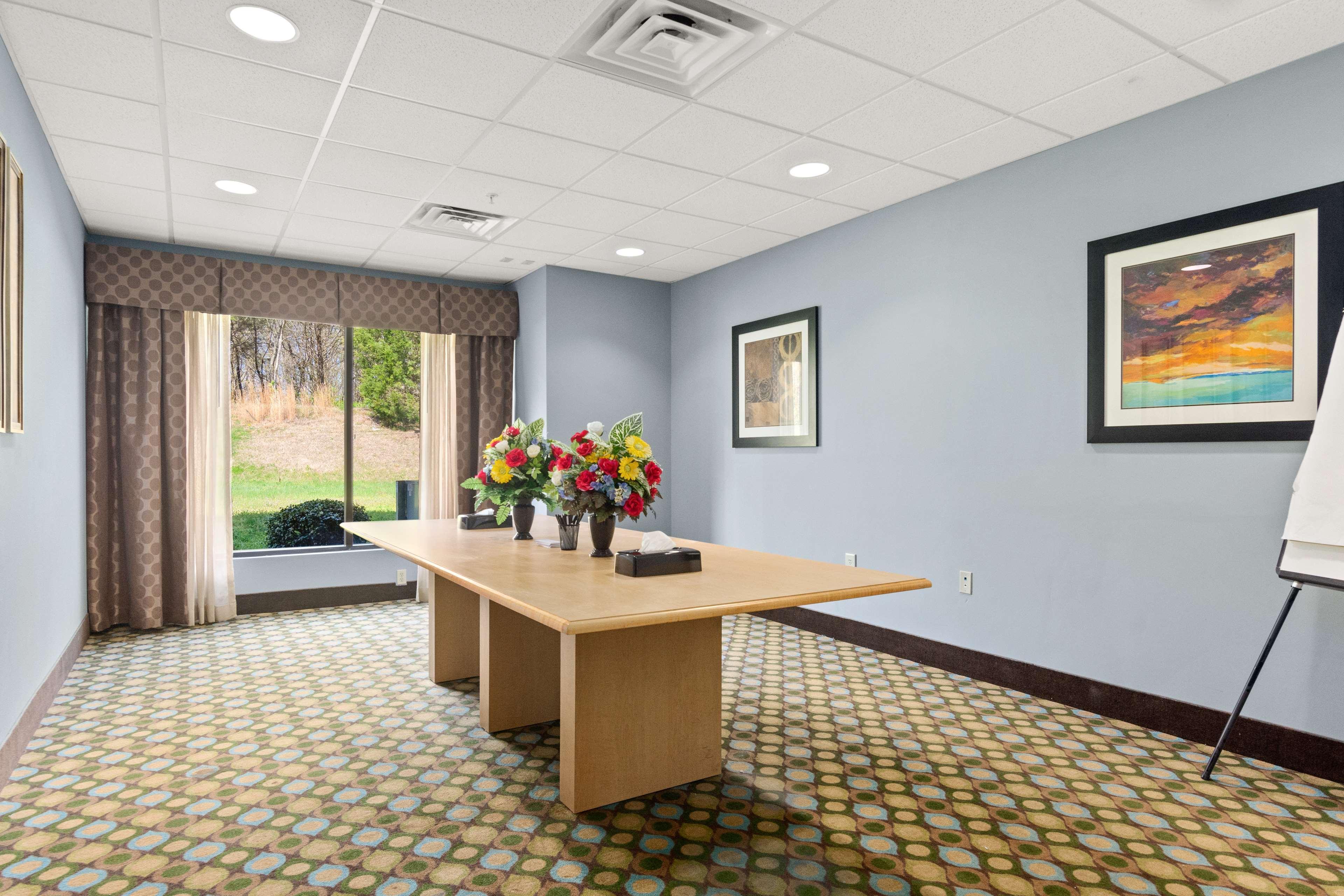 Surestay Plus Hotel By Best Western Portland Route 52 West Eksteriør billede